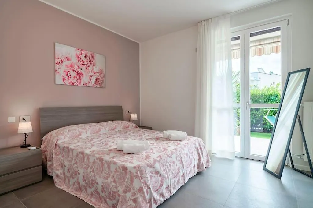 Brema Beach Dream - New Stilish Apartment Σιρμιόνε