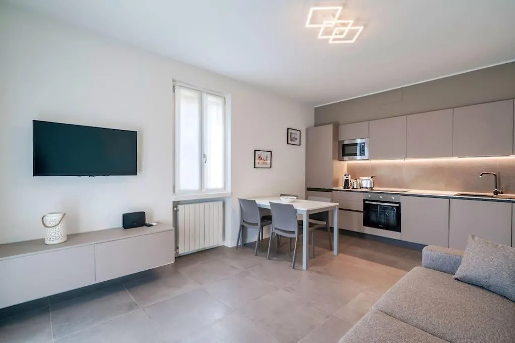 Brema Beach Dream - New Stilish Apartment Σιρμιόνε 0*,  Ιταλία