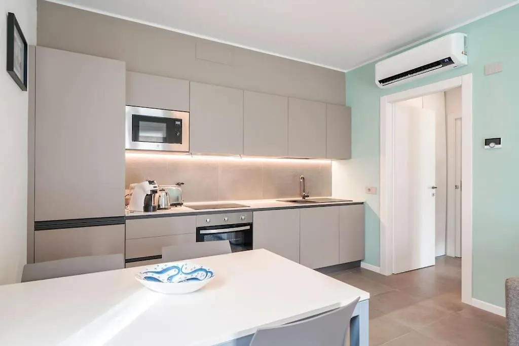 Brema Beach Dream - New Stilish Apartment Σιρμιόνε Ιταλία